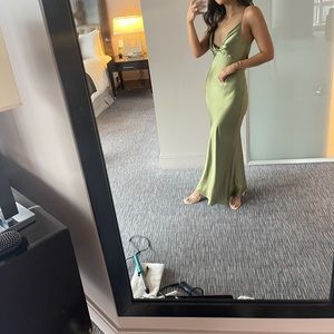 Worn once at my friends rehearsal dinner!